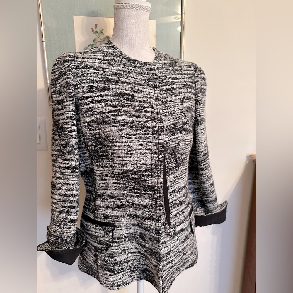 NWOT Oscar de la Renta Black and White Bouclé-Tweed Jacket, Size 10